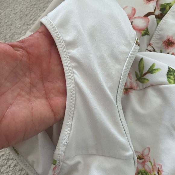 FOREVER 21 CHERRY BLOSSOM DESIGN DEEP NECK PLUNGE ONE PIECE BATHING SUIT SIZE LG - Picture 8 of 16